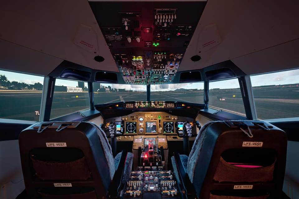 Boeing 737ng Flight Deck.