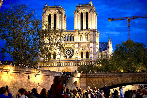 Paris: Day or Evening River Cruise with Musical Ambiance Paris: Evening River Cruise with Musical Ambiance & Postcard