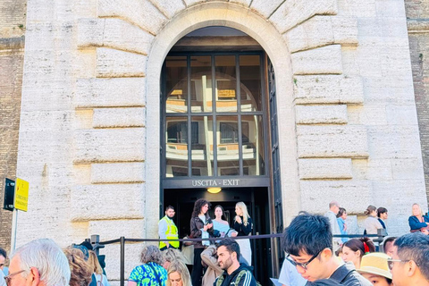 Privilege Entrance To Vatican Museum, Self-Tour With meal