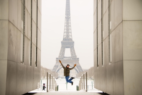 Parijs: professionele privé-fotoshootPostcard Photo Shoot - 1 Monument - 12 Foto's
