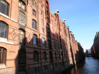 Hamburg: Speicherstadt & HafenCity 2-Hour Walking Tour