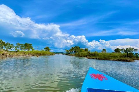 Excursão ao Parque Nacional de Durres e Karavasta em um Land Rover de luxo