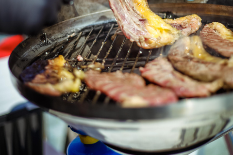 Lisboa: Crucero a la Playa con Barbacoa, Barra Libre y Música