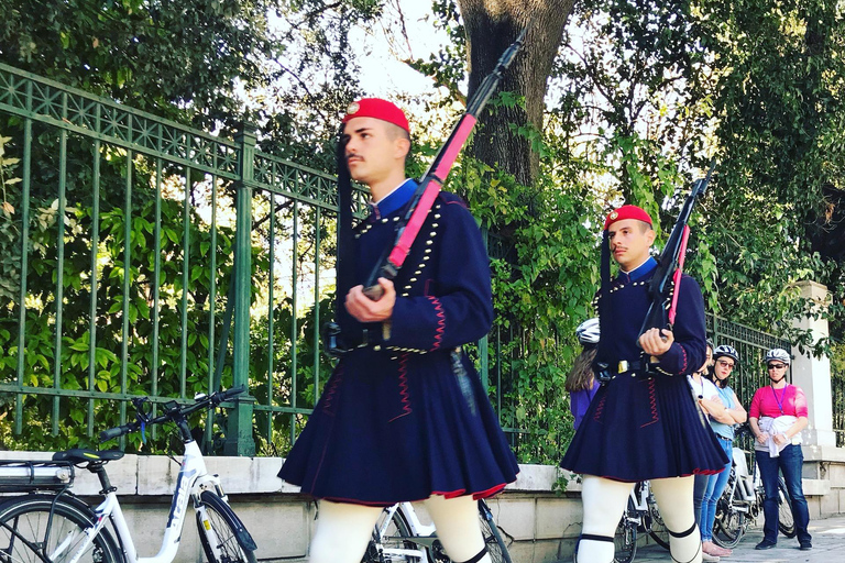 Athene: sightseeing en eten Tour op een elektrische fietsAthene: bezienswaardigheden en eten Tour op een elektrische fiets in het Engels