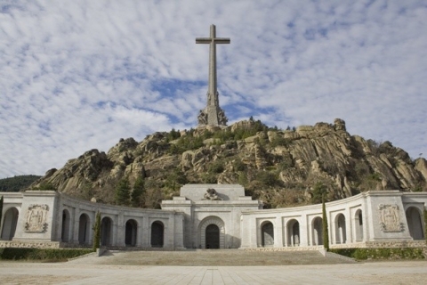 From Madrid: El Escorial, Valley and Toledo Day Trip Escorial, Valley and Toledo Tour