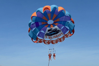 Benidorm : expérience de parachute ascensionnel au-dessus de la Méditerranée