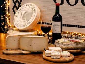 Paris: Tasting of 3 Wine and 3 Cheese