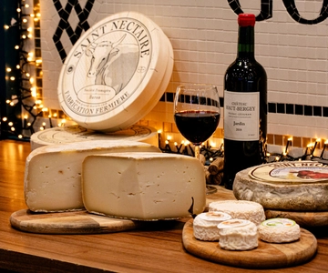 Paris: Tasting of 3 Wine and 3 Cheese