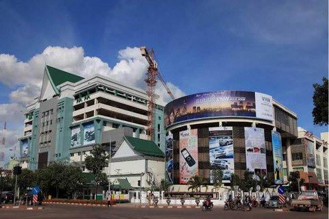Vientiane: 100% Private & Personalized City Tour with Car