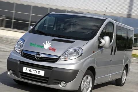 Rome: Shuttle Service from City Center Hotels to Airports