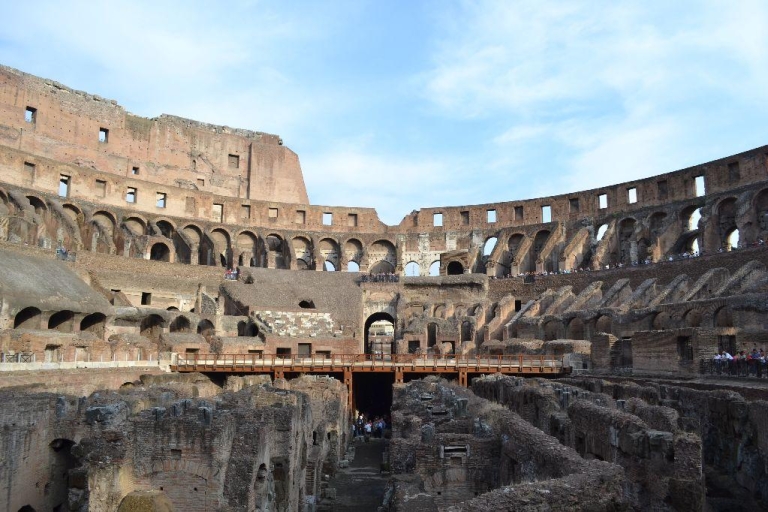 Glory of Ancient Rome and Colosseum 3-Hour Private Tour Spanish Tour