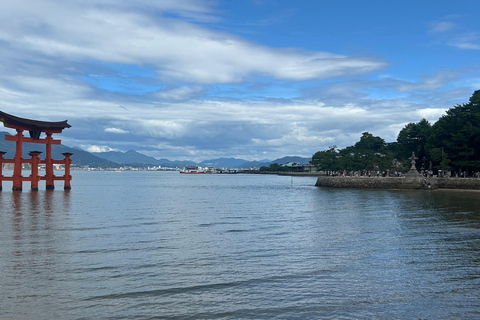 Hiroshima & Miyajima 6.5h Guided Tour – Dome, Park & Shrine