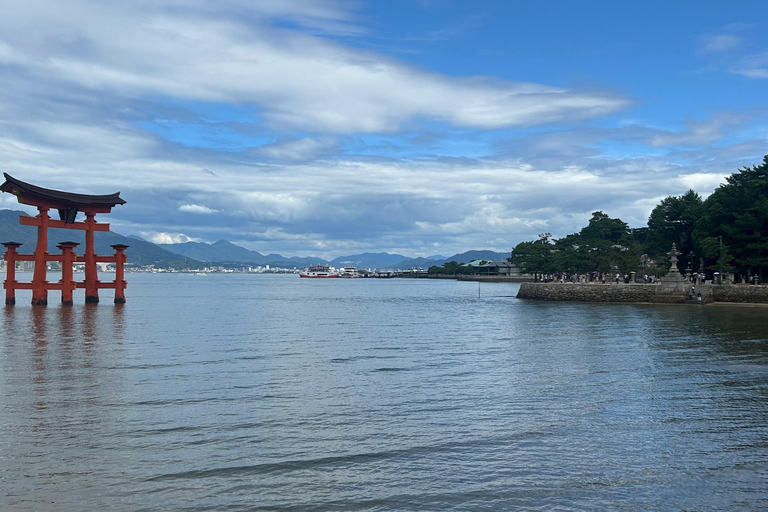 Hiroshima & Miyajima 6.5h Guided Tour – Dome, Park & Shrine