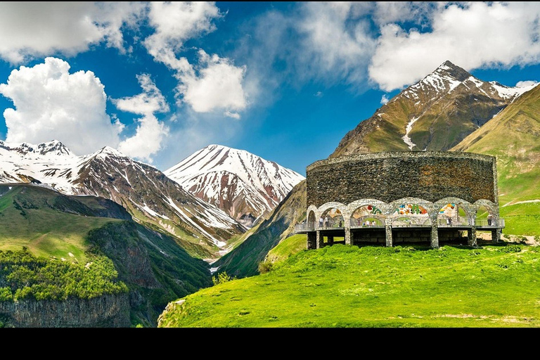 Tbilisi: Kazbegi Private Transfer with Scenic Stops