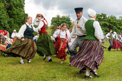 Riga: Traditional Latvian Dinner with Private Folk Show