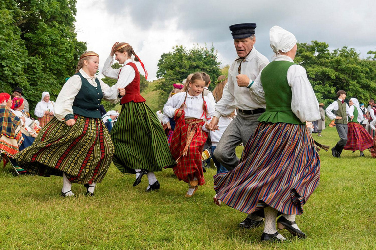 Riga: Traditional Latvian Dinner with Private Folk Show