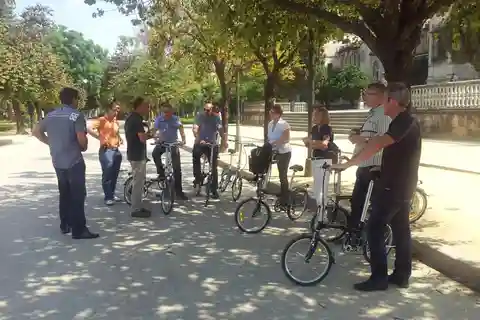 Sevilla: Afslappende elektrisk cykeltur med turguide