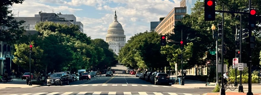 DC : visite en petit groupe au coucher du soleil .
