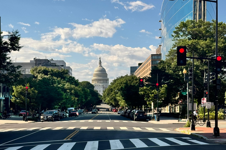 DC : visite en petit groupe au coucher du soleil .