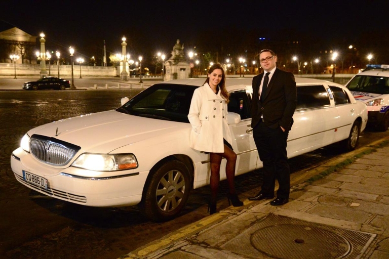 Parijs: romantische limousineritParijs: romantische limousinerit van 1 uur
