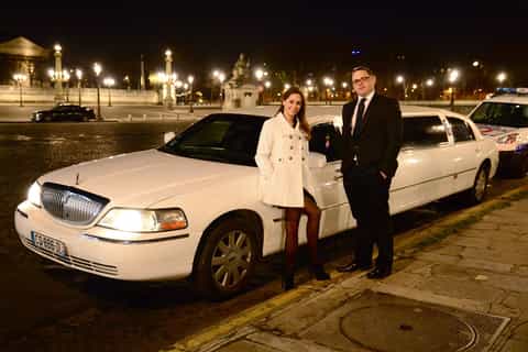 Paris: Romantic Limousine Tour
