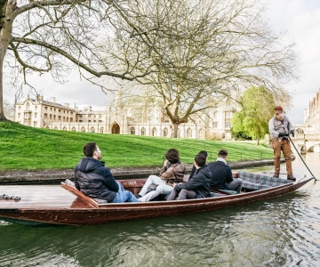 Cambridge: Oplev universitetet ved at jage på floden Cam