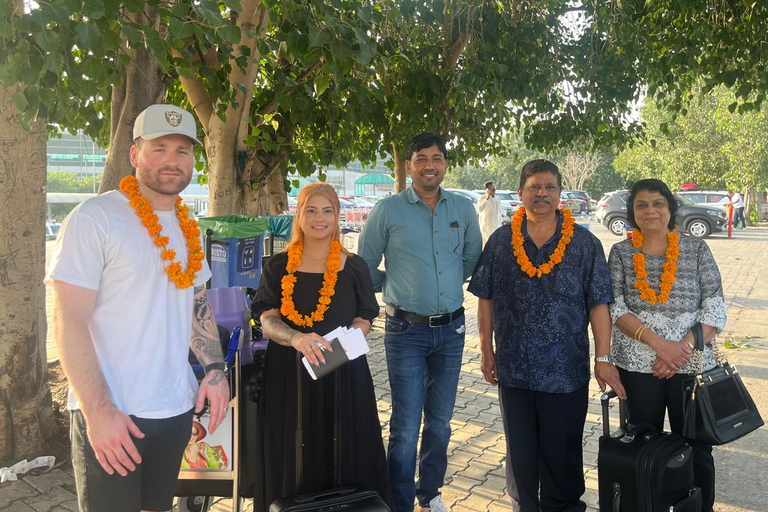 Från Delhi: Agra övernattningstur med Fatehpur SikriRundtur med 5-stjärnigt hotellboende.