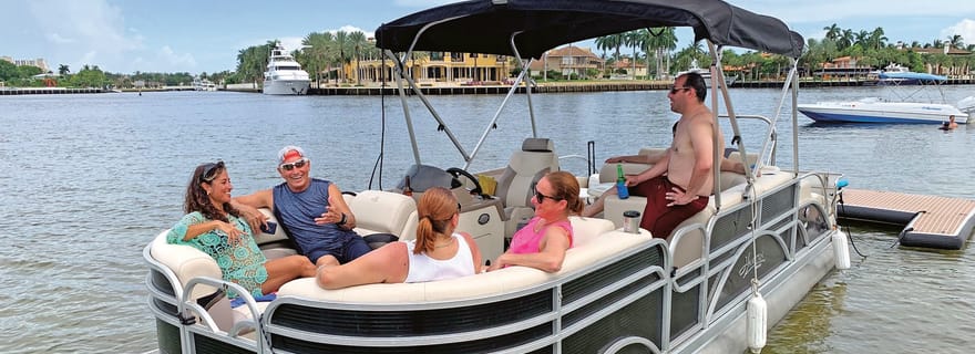Croisière en bateau privé à Fort Lauderdale avec des jouets aquatiques, 4 heures