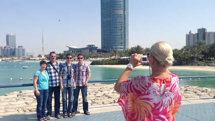abu dabi tour de día completo desde dubái