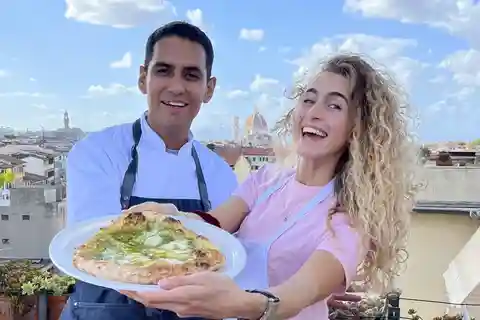 Florence: Pizza cooking class with cathedral views