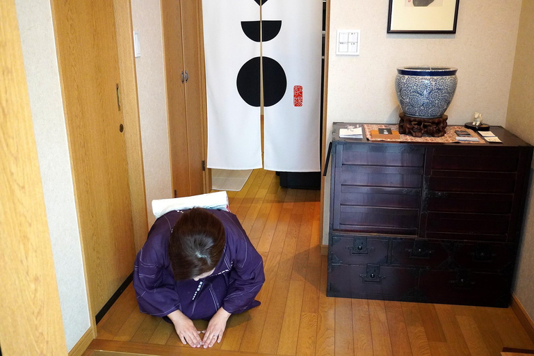 Tokyo: Japanese Culture Experience & Artist Talk (12 seats) Tokyo Nihonbashi: Exclusive Rakugo Show & Artist Talk