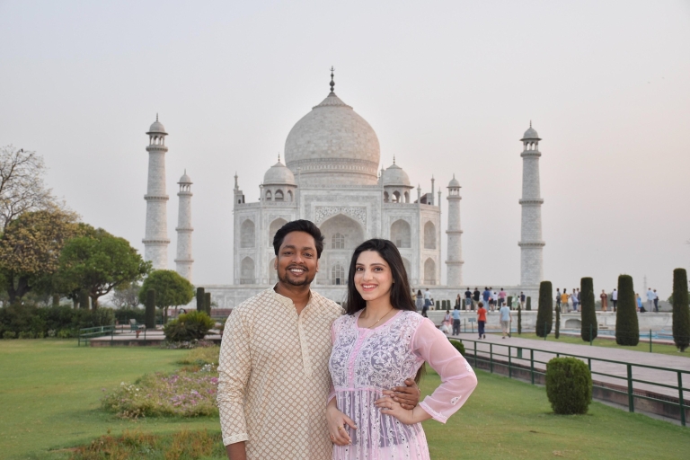 Depuis Delhi : Excursion privée d'une journée à Agra en train avec guide
