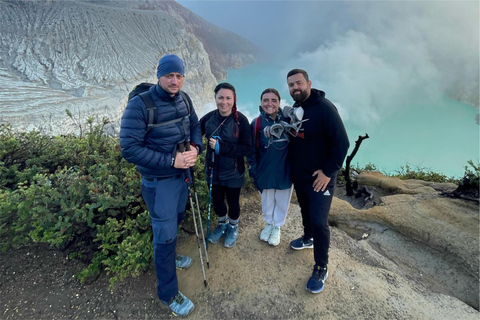 Banyuwangi: Mt. Ijen Sunrise Hike with Pickup & Health Check Private Tour with Pickup