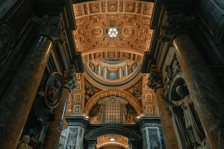 VIP Vatican Tour Sistine Chapel, St.Peter’s & Skip-the-Line Rome: Vatican Museums and Sistine Chapel Semi- Private Tour
