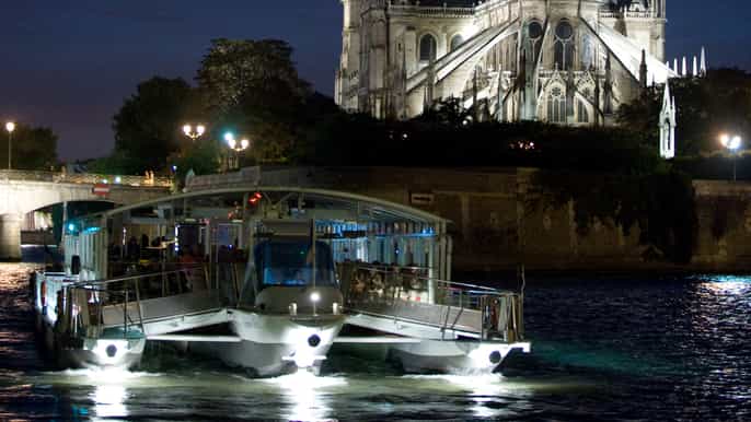 paris illuminations cruise y lido burlesque show