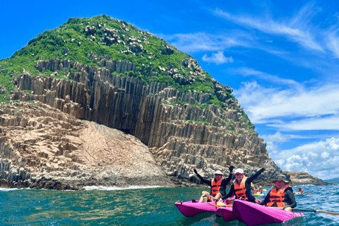 Hong Kong: Geopark Ninepin Group Kayaking Adventure Tour (Shared) Hong Kong: Geopark Ninepin Kayaking Adventure Tour