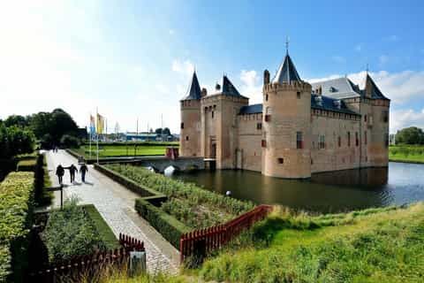 Amsterdam: Muiderslot Castle and Naarden Fortress Tour