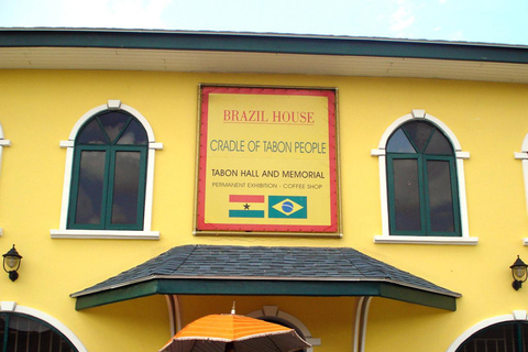 Accra Walking Tour: Jamestown Colonial History & Local Gems