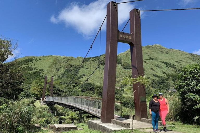 Tour privato di un giorno di Beitou e Yangmingshan da Taipei