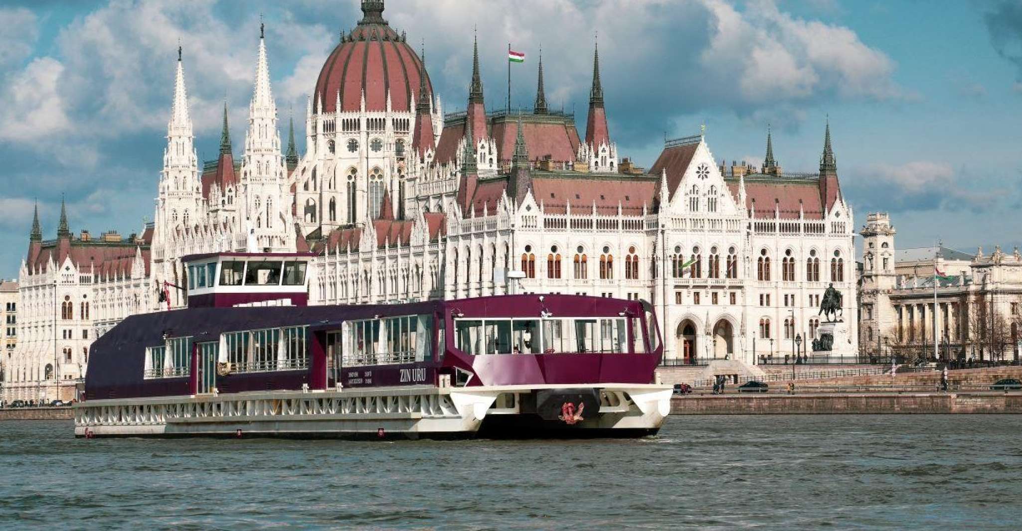Budapest, Nighttime or Daytime Sightseeing Cruise - Housity