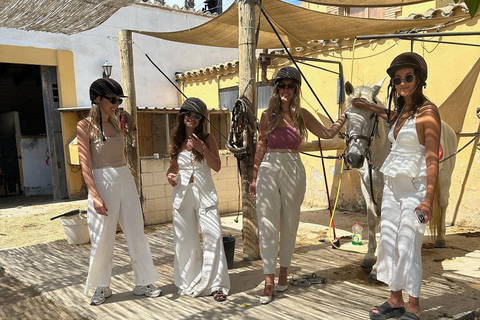 Alicante: Private Horseback Ride & Picnic with Transfer