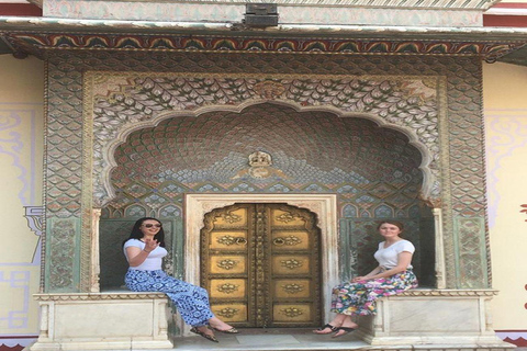 Jaipur Full day City guided TourTour with Lunch and Entry Fees