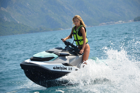 Marmaris: Watersport Jet Ski Exprience With Pickup Single Participants 30 Minutes Jetski