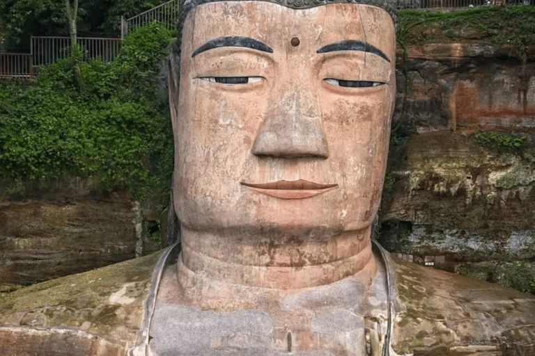 Leshan Giant Buddha Tour: Discover Ancient Stone Masterpiece Leshan Giant Buddha: One-Day Tour with Exclusive Car & Lunch