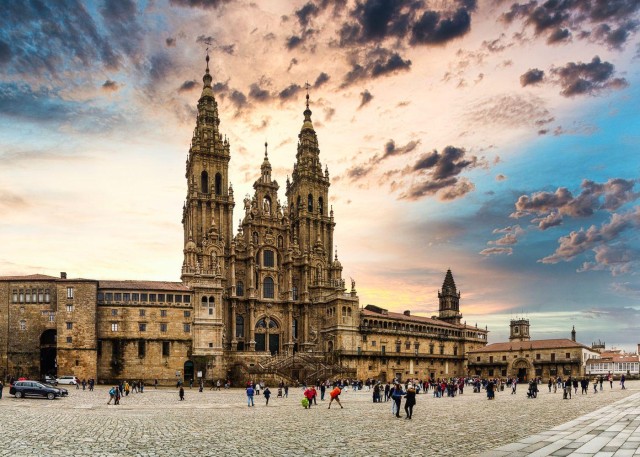 Travel Porto to Santiago Compostela with up to 3 stops