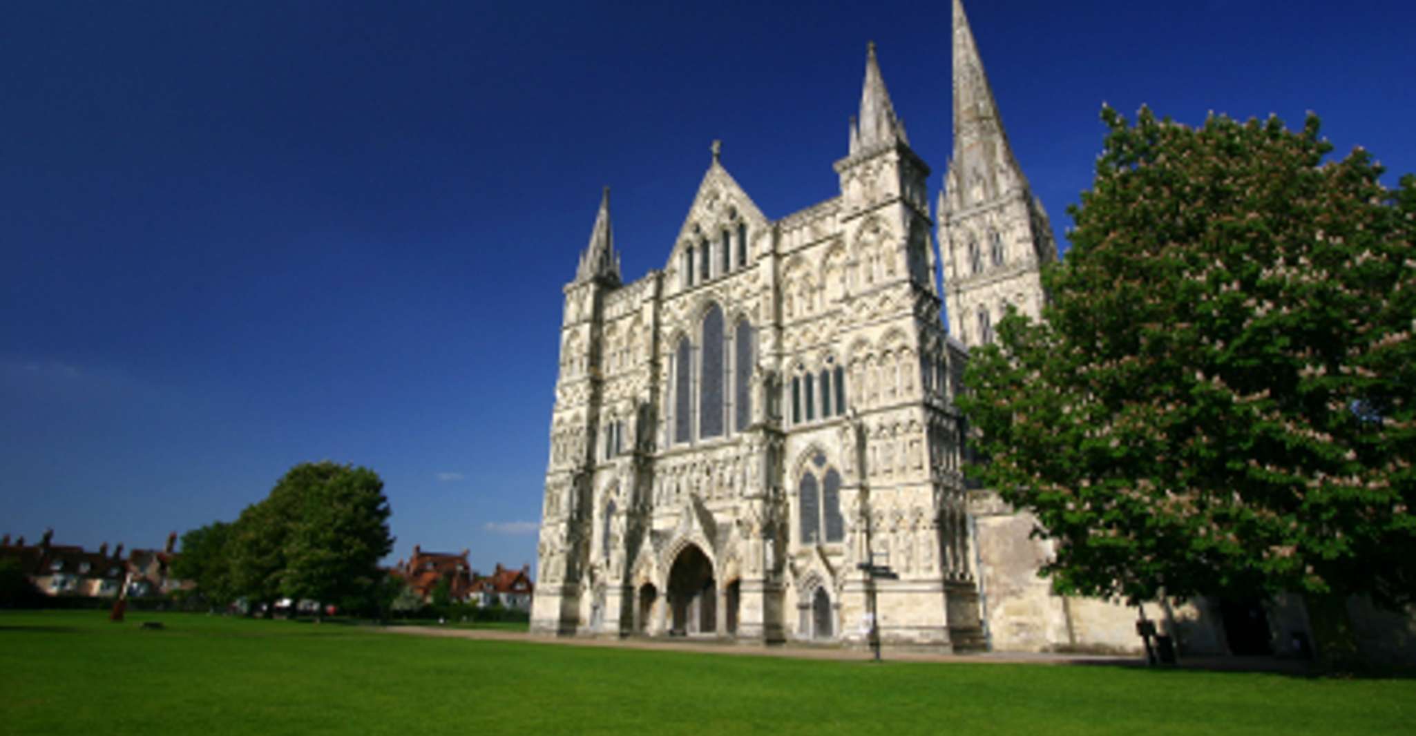 Southampton Port, London via Salisbury, Stonehenge & Windsor - Housity