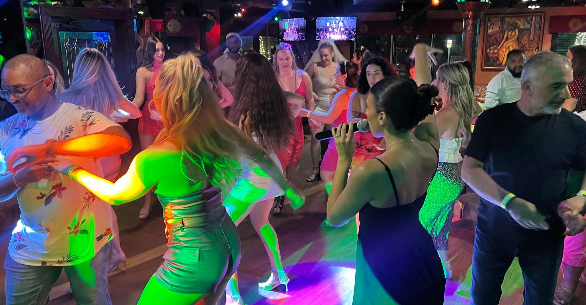 Mango's Miami: Salsa Lessons, Mojitos, Bites & Live Music photo 6