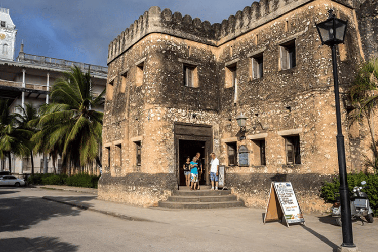 Walking Stone Town Tour + Spice Farm Tour with Guide