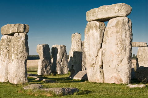 Ab London: Tagestour Stonehenge und BathEintritt zu Stonehenge