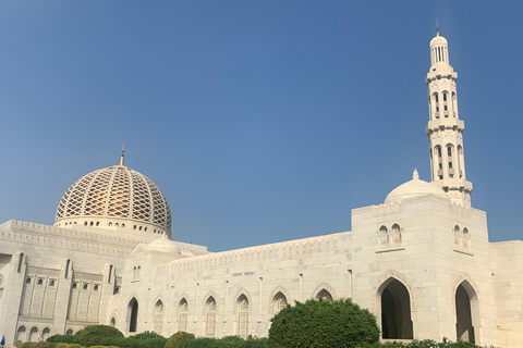 Muscat: tour privato della città con servizio di prelievo e rientroMascate: tour privato delle principali attrazioni della città con ritiro/riconsegna